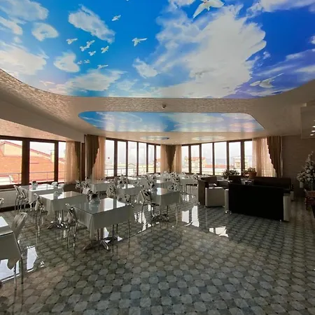 King Hotel *